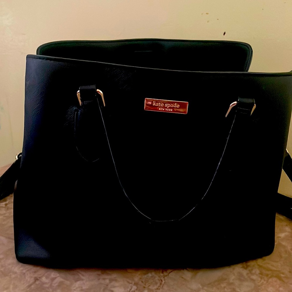 Kate spade bag used.  Excellent condition